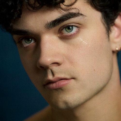 Alexander Stewart - The Way a Heart Breaks Lyrics